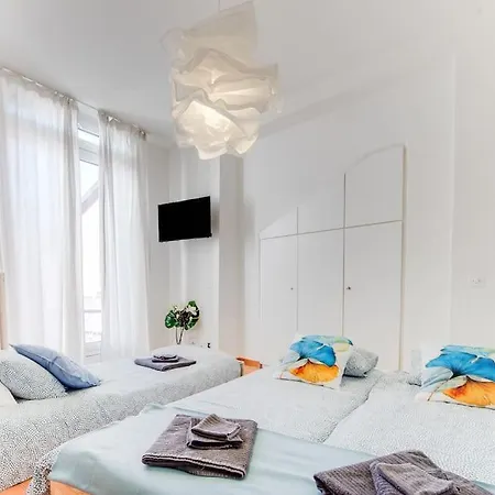 5 Star Pied-a-terre In Apartment